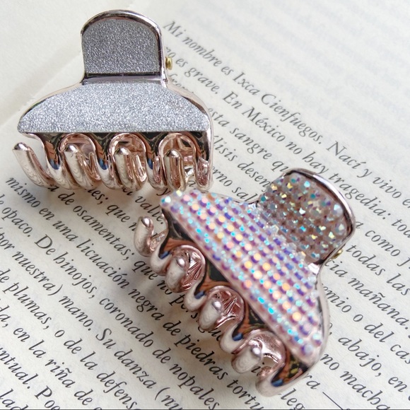 Alquimia Accessories - CRYSTAL  EMBELLISHED SMALL CLAW HAIR CLIPS SET